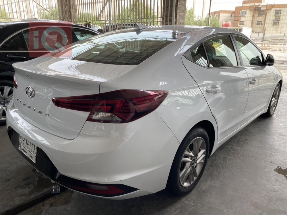 هیوندای ئەلەنترا